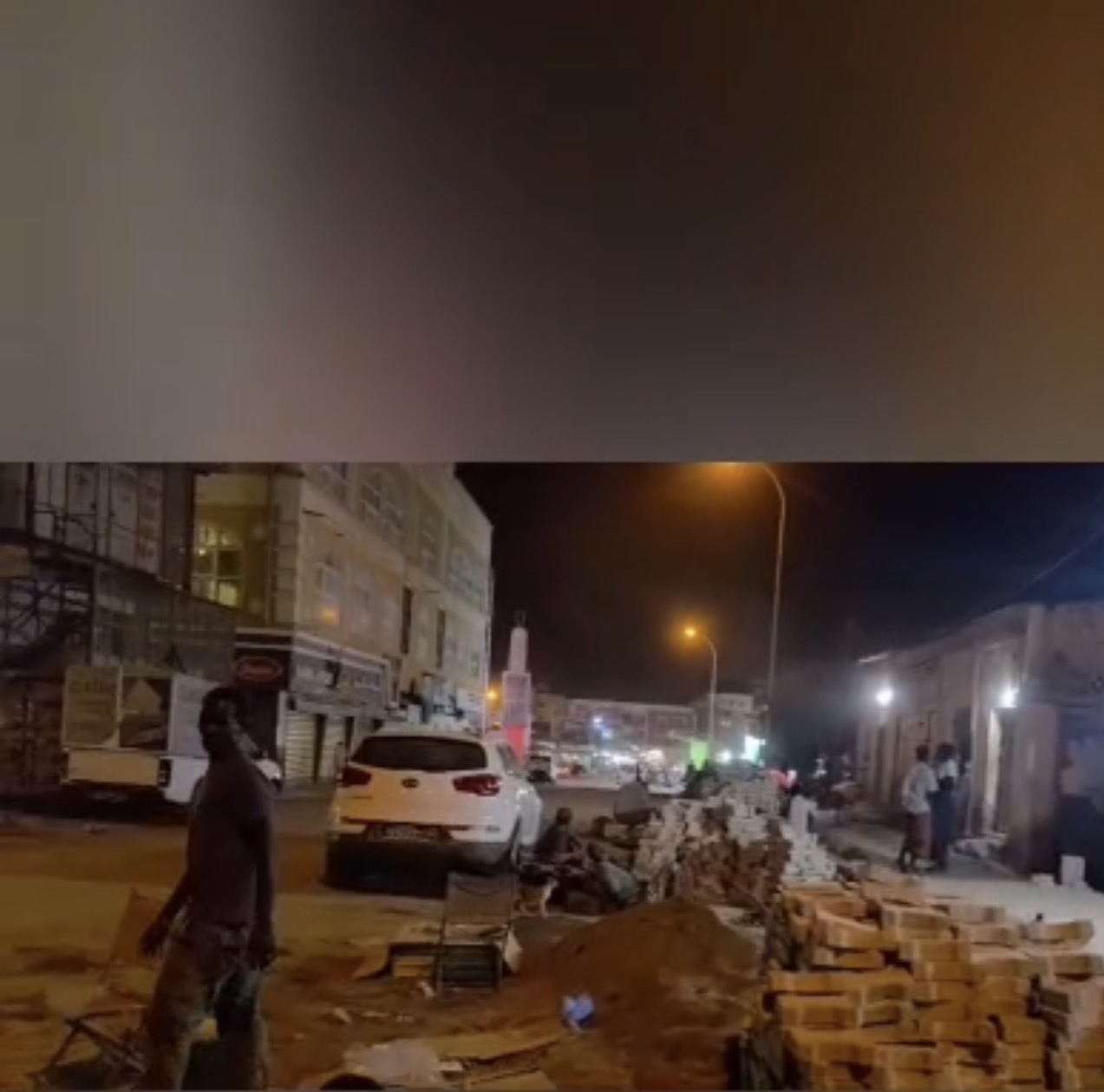 " Ah Ya Wadani" -Il est Minuit 00h30 mais le chantier se poursuit avec la même intensité.
